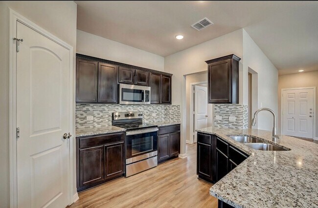 Photo - 3031 Dade Loop