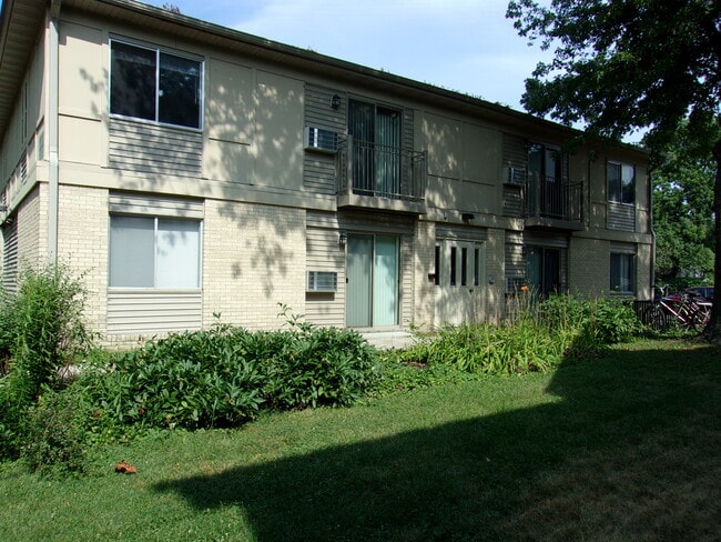 Photo - 522 E Bloomington St