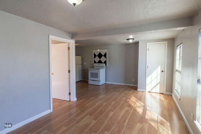 Photo - 2202 Monroe St