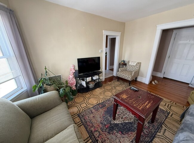 Photo - 49 Conwell Ave Unit 2