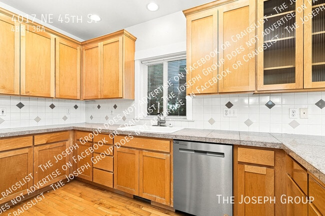Photo - 4017 NE 45th St