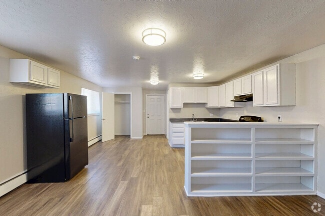 Studio - 400SF - Dining Room - Alpine Flats