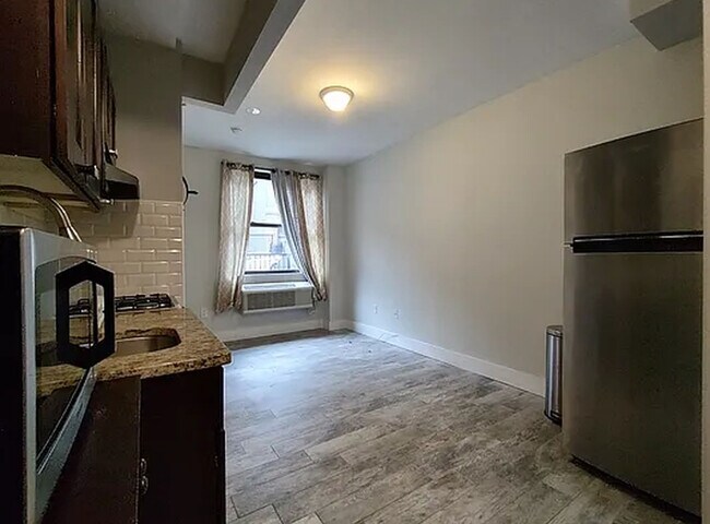 Photo - 556 W 161st St Unit 1