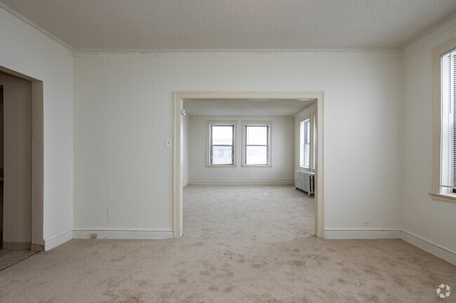 1BR - Deluxe - Dining Room - Lakeside Grant Manor Apartments