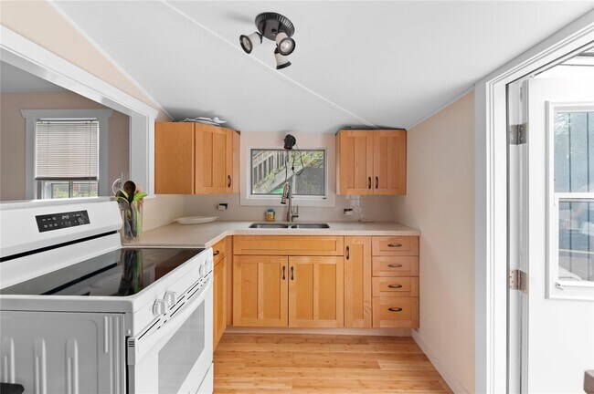 Photo - 30 Bungalow Ln