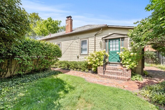 Beautiful German Village Home with Parking... - Beautiful German Village Home with Parking...