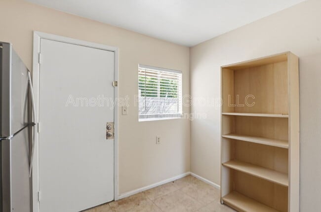 Photo - 317 E Vogel Ave