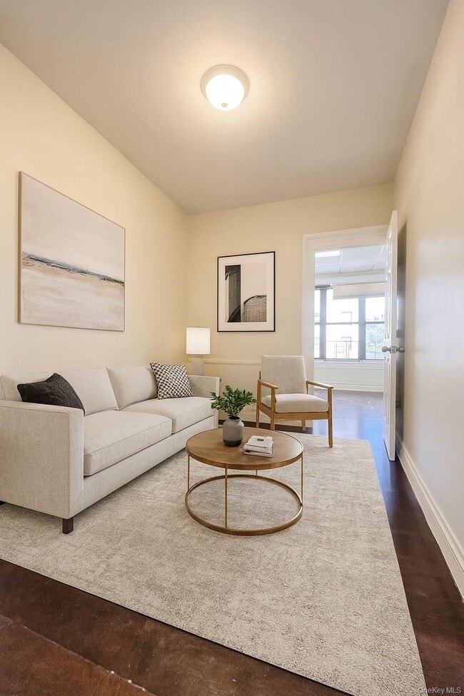 Building Photo - 30 W Kingsbridge Rd Unit 3 Rental
