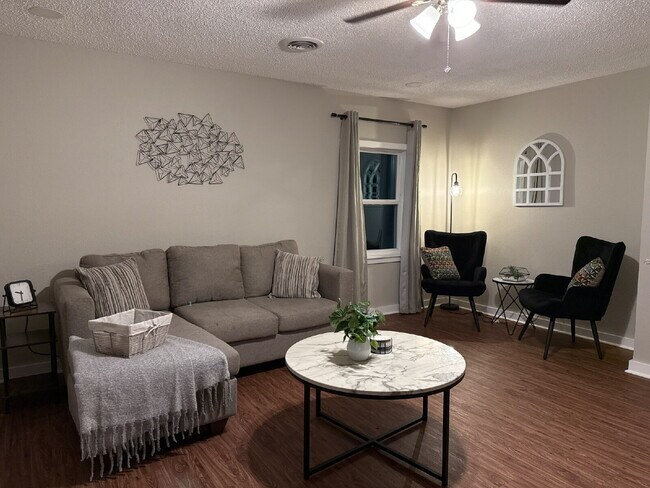 Photo - 9921 Pulaski Pike Unidad A2