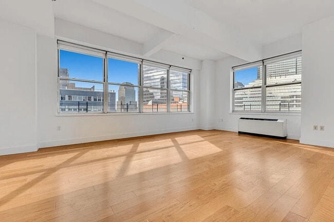 Building Photo - 50 Murray St