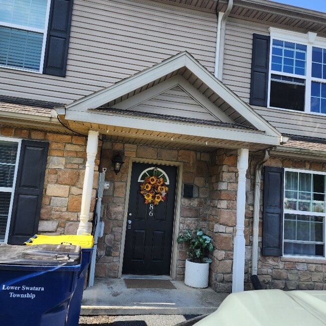 Photo - 2086 Market St Ext