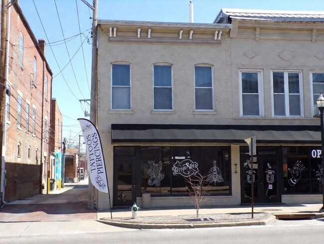 Building Photo - 316 Main St Unit E