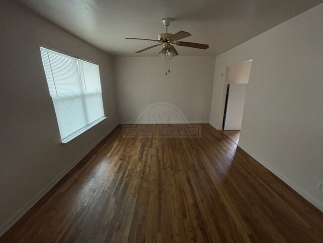 Photo - 808 Florence Rd