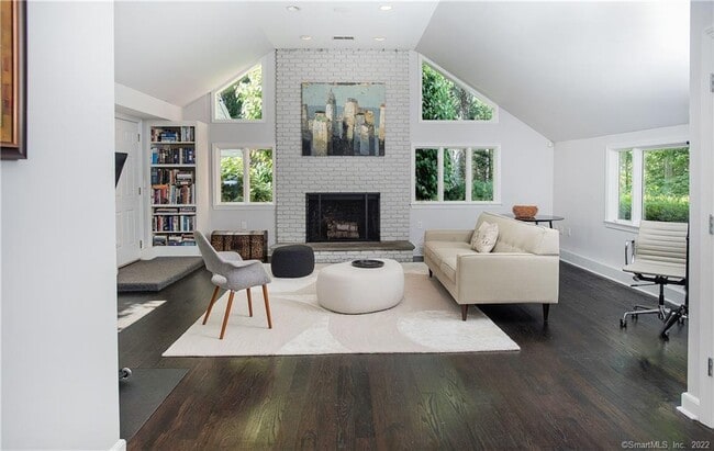 Photo - 117 Tobys Ln