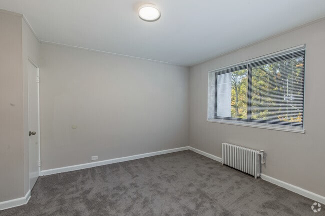 1BR, 1BA - 650SF