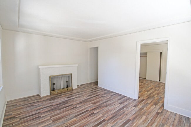 Photo - 1920-1920 Crosby Ave Unit 1918 Crosby Ave