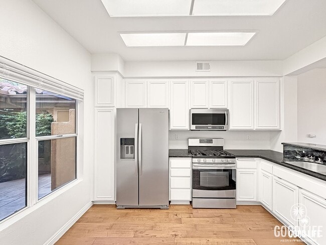 Photo - Modern Living with Clean Amenities