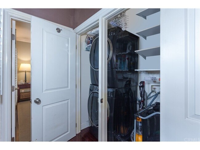 Photo - 156 S Oak Knoll Ave Unit #107