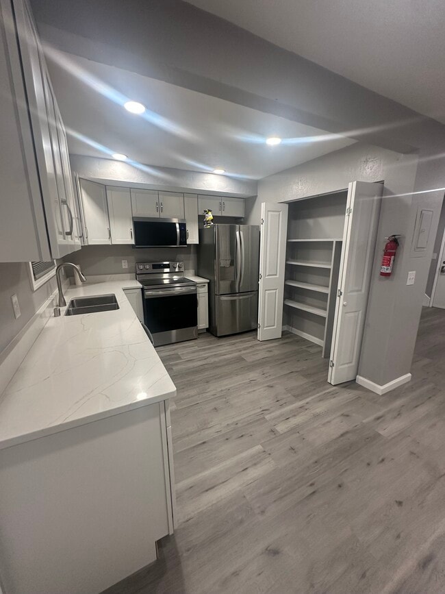 Photo - 1410 Juneau St Unit 4