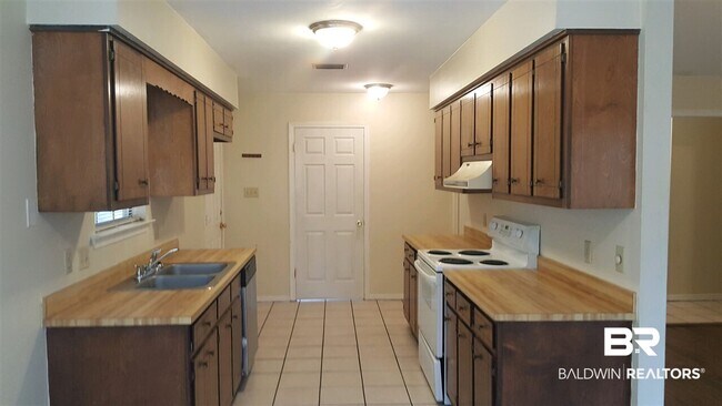103 Rainer Cir