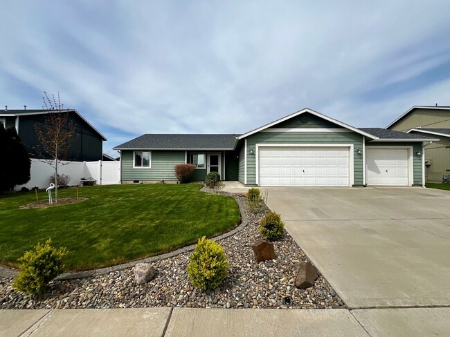 Building Photo - 509 Chelan Ave