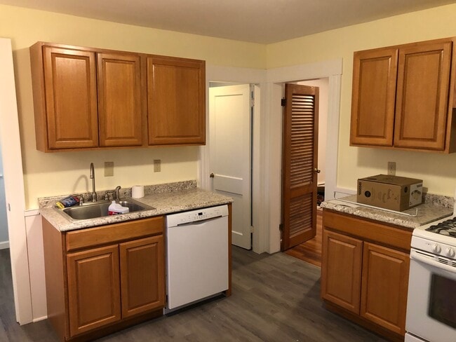 Kitchen - second floor - 326 Winthrop St Unit 2-3 floors