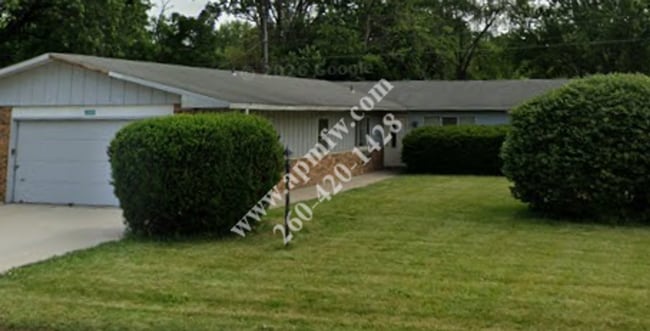Building Photo - 1202 Lake Forest Dr Unit B