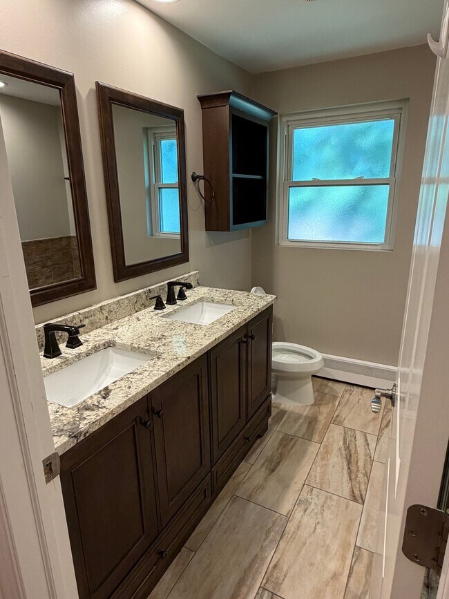 8285 Archer Ave Unit 4
