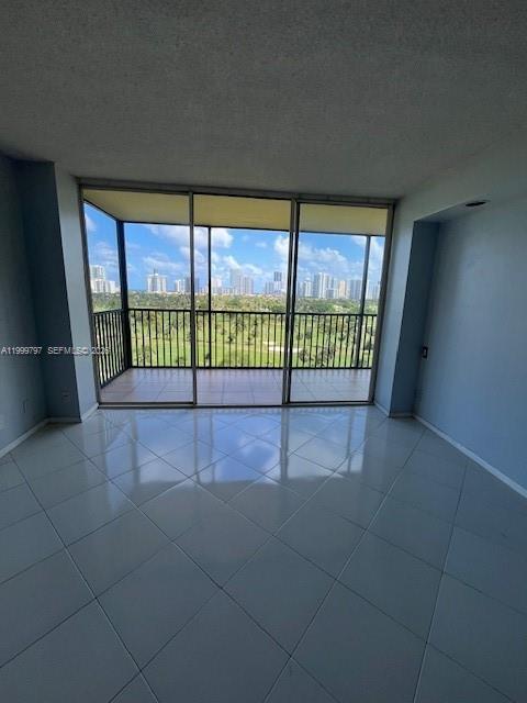 Photo - 20335 W Country Club Dr Unidad 1005