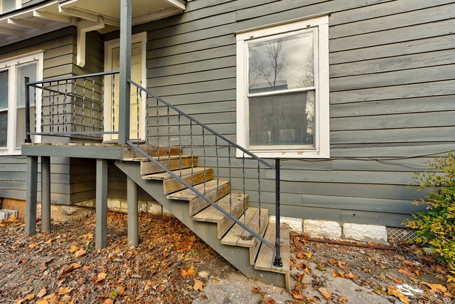 Photo - 474 Elm Ave Unit 1