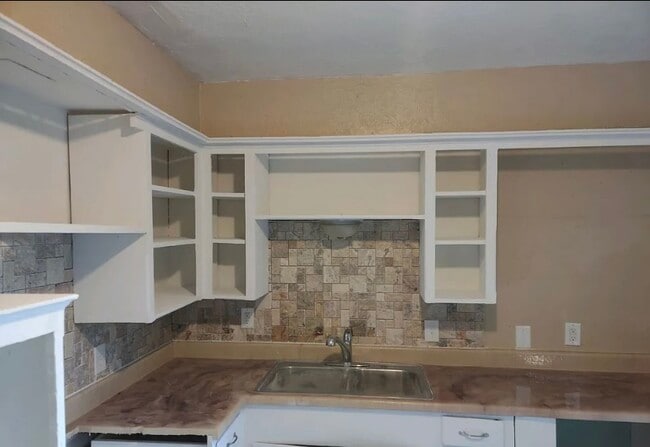 Photo - 4013 Locust Dr