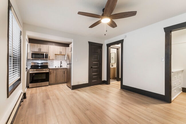 Fully Renovated - Studio - Kensington and Lauriston