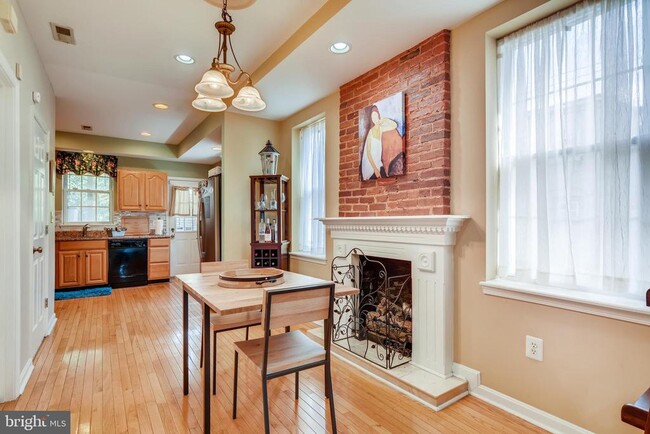 Photo - 819 S Potomac St