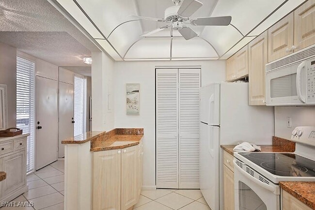 Photo - 651 Seaview Ct Unidad B207