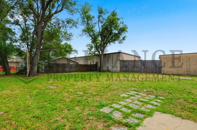 Photo - 6021 W Newell St