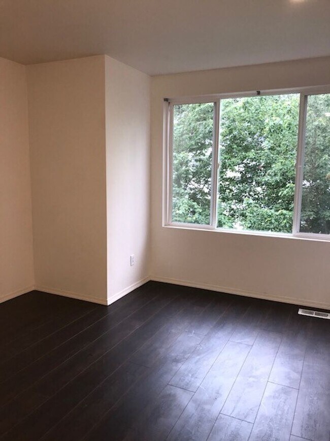 Photo - Beautiful remodeled 3 Story Townhome Pre-Leasing, Available now!