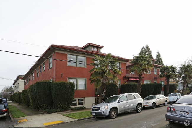 Photo - Santa Monica Court Apartments