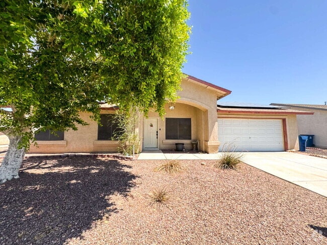 Building Photo - "Charming 3-Bed, 2-Bath Solar and Pool Home!"
