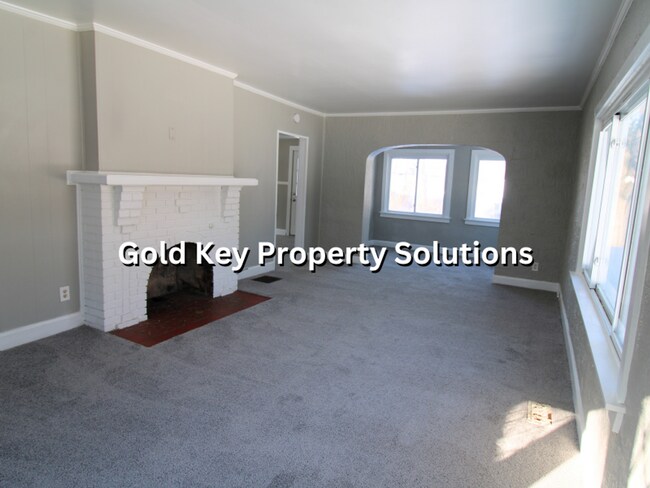 Photo - Spacious 3 BR 1 BA House with Dining Room and Basement (NO SECTION 8)