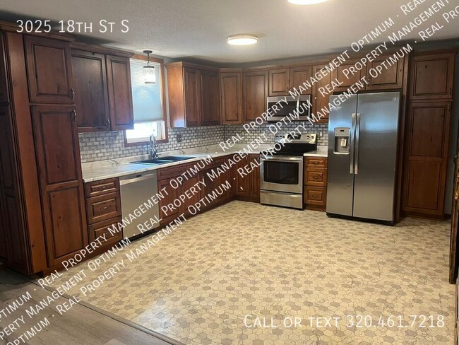 Photo - Must See 3 Bedroom, 1 Bath Lower Level Dup... Apartamento