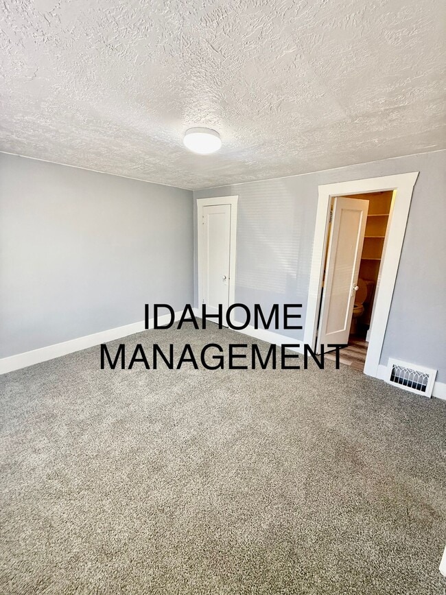 Photo - Updated 1 bedroom for rent near Idaho State. Unit 624