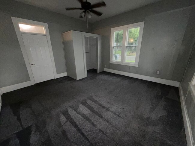 Photo - 1120 W 4th St