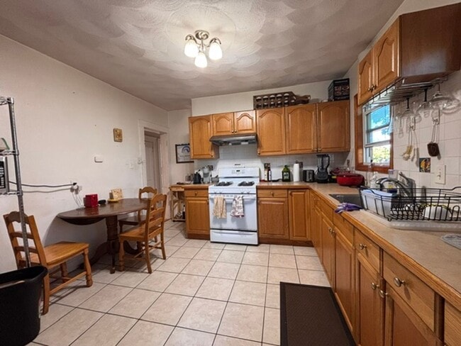 Photo - 14 Greylock Rd