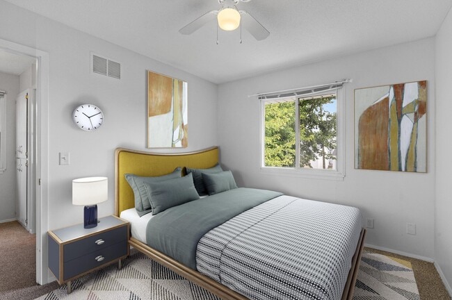 Photo - 1823 Benjamin St NE