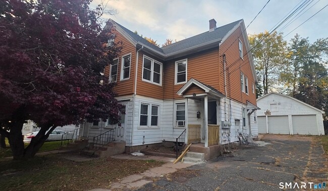 Building Photo - 137 Birch St Unit 139