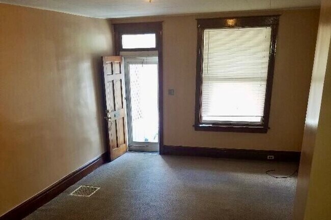 Photo - Large 3-bedroom 1 bath townhome