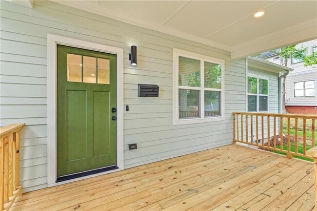 Photo - 128 Hilltop Dr SW