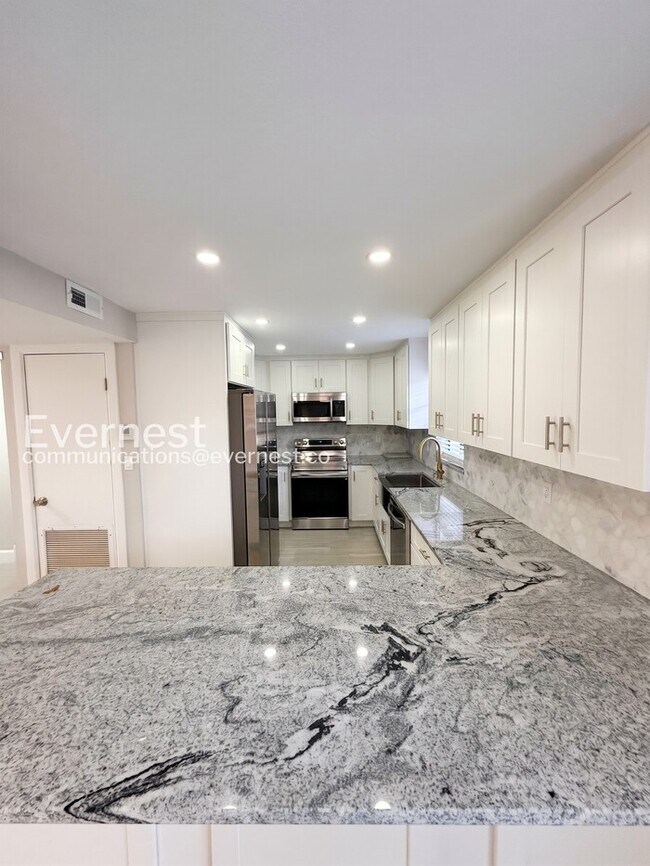Photo - 13601 Frigate Ct Unidad Apartment M104