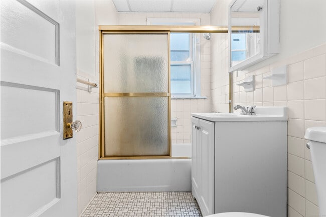 Photo - 448 Exeter St Unit 2