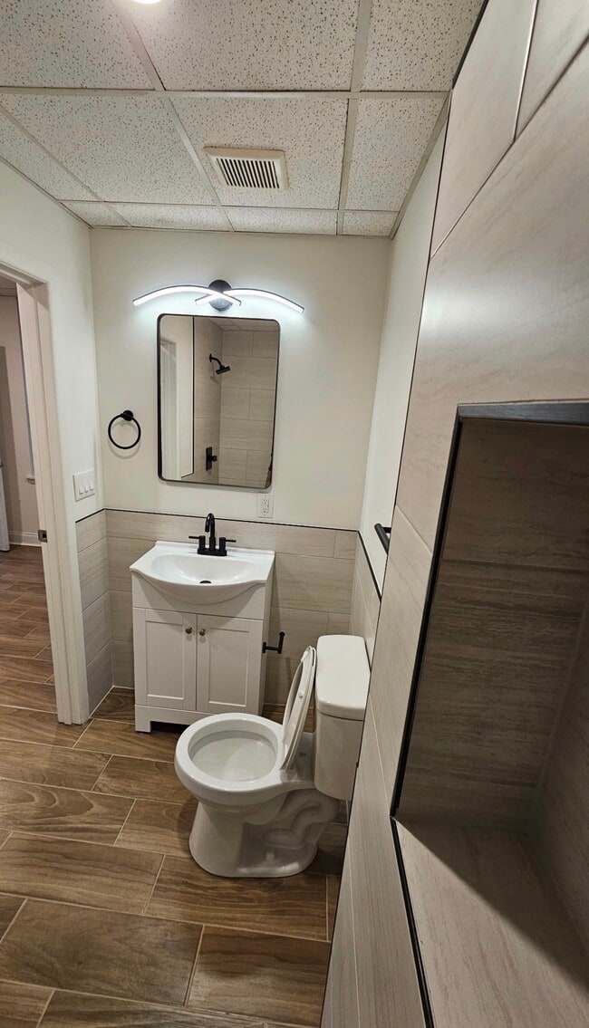 Photo - 4670 James St Unit 4670 James st  3